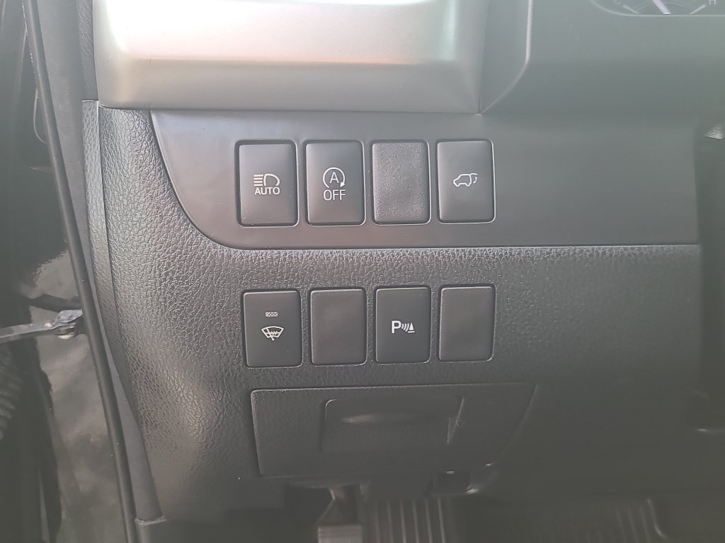 Used 2018 Toyota Highlander Limited AWD/4WD image 19