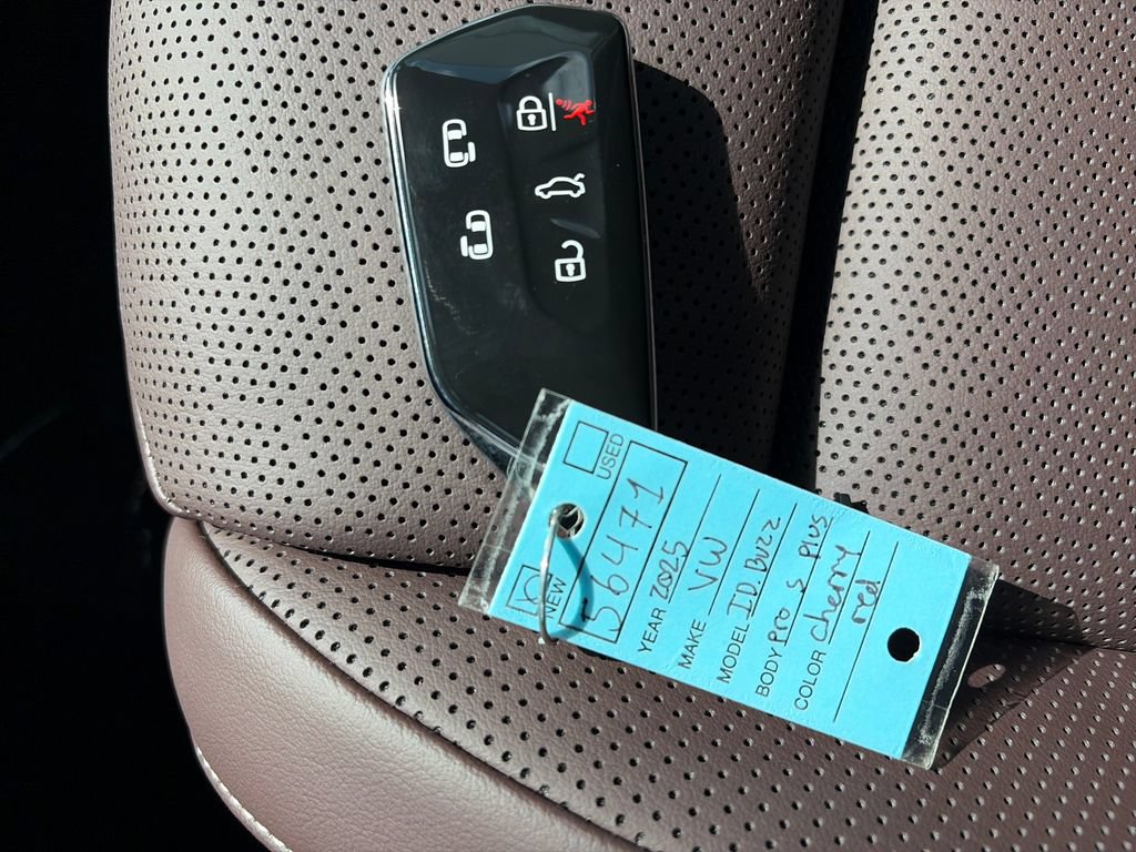 New 2025 Volkswagen ID. Buzz Pro S Plus AWD/4WD image 18