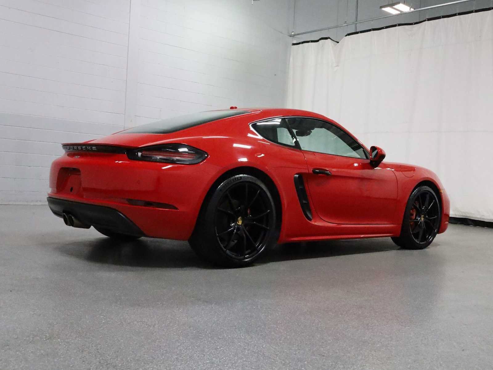 Certified 2018 Porsche 718 Cayman S RWD image 9