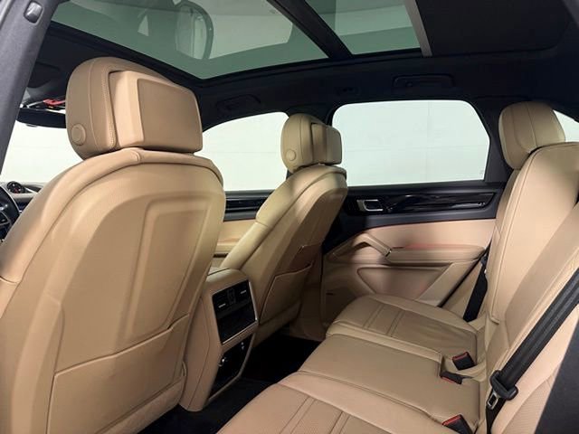 Used 2020 Porsche Cayenne image 22