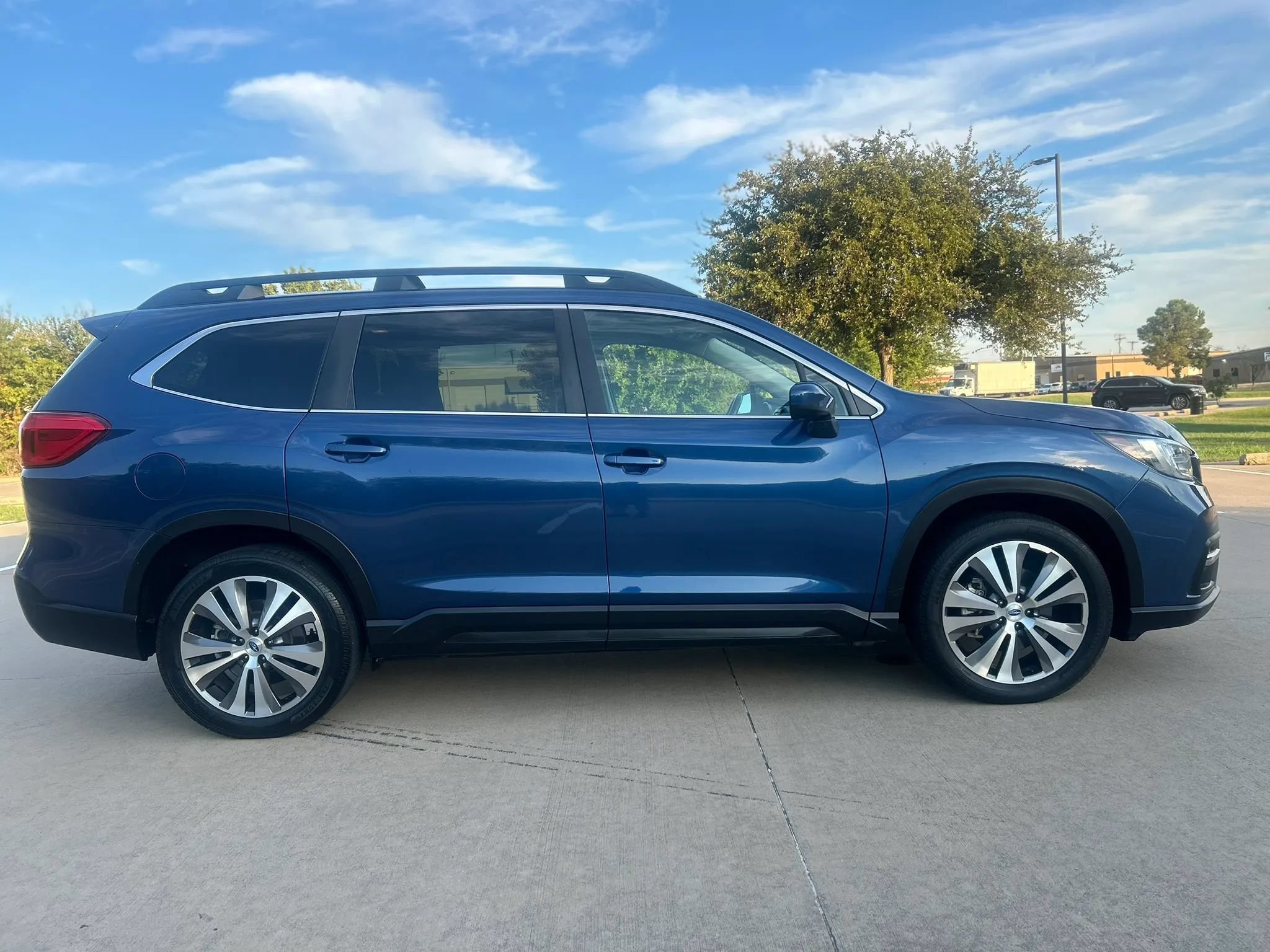 Used 2021 Subaru Ascent Premium w/ Sport Package AWD/4WD image 5