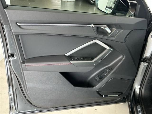 Certified 2025 Audi Q3 2.0T Premium Plus w/ Premium Plus Package image 9