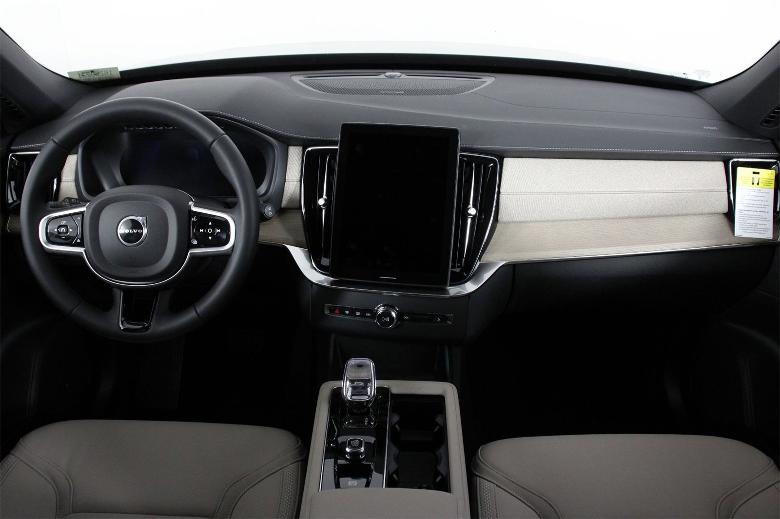 New 2026 Volvo XC90 T8 Plus image 5