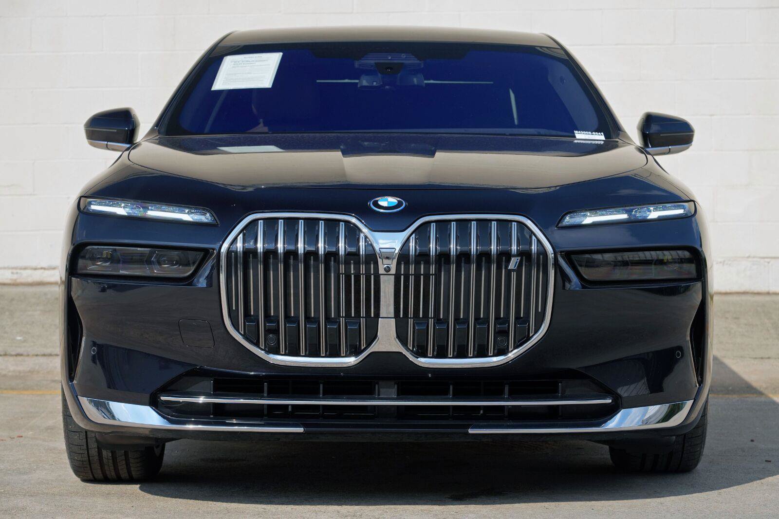 Used 2023 BMW i7 xDrive60 w/ Executive Package 2 AWD/4WD image 6