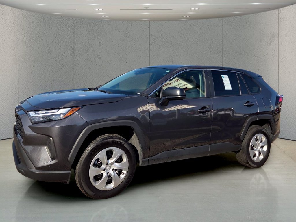 Used 2025 Toyota RAV4 LE AWD/4WD image 1