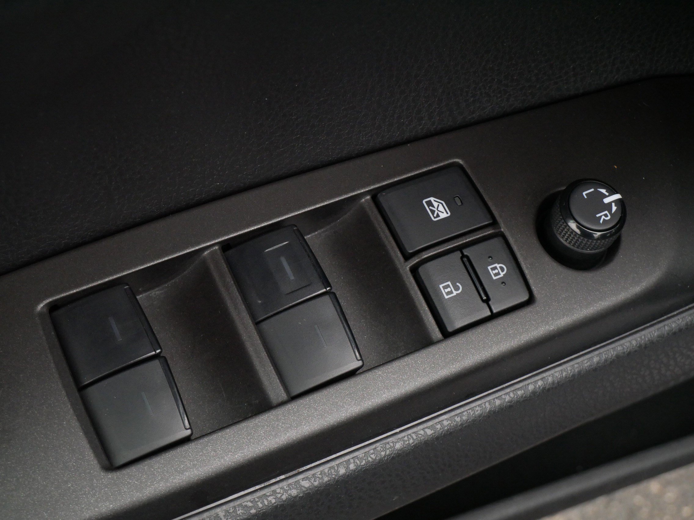 Used 2022 Toyota Camry LE AWD/4WD image 19