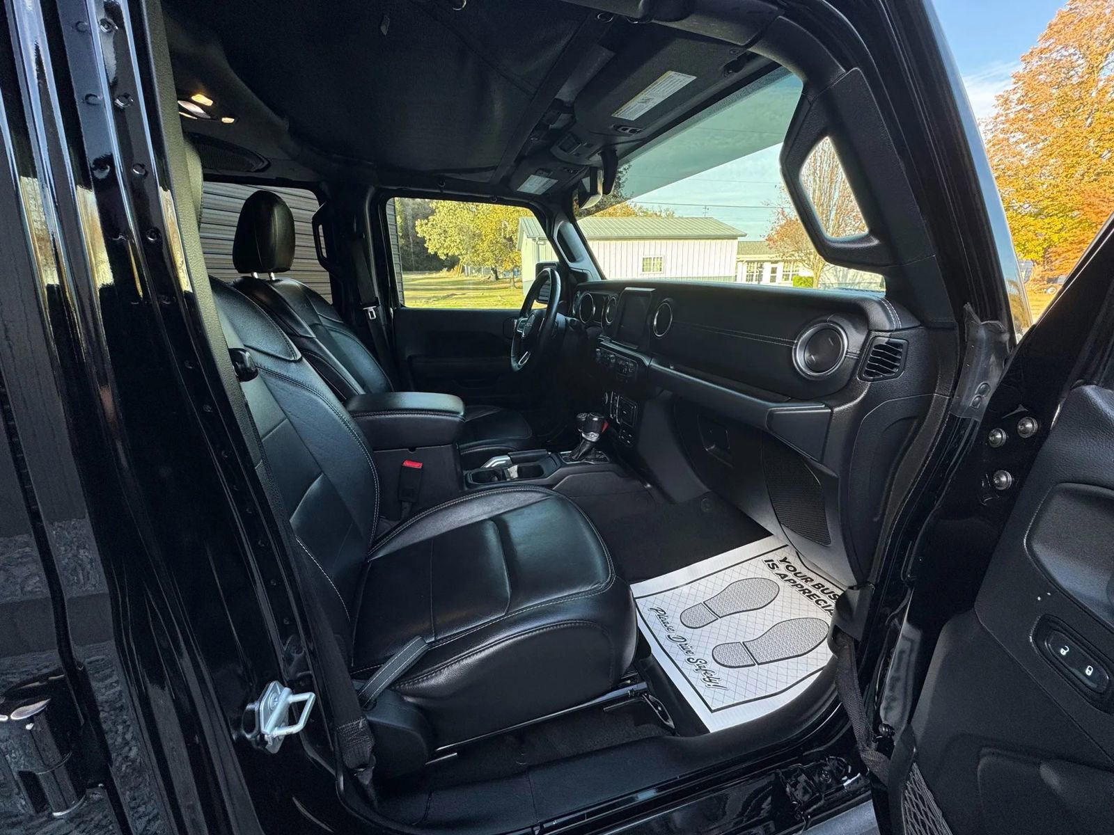 Used 2020 Jeep Wrangler Unlimited Sahara AWD/4WD image 16