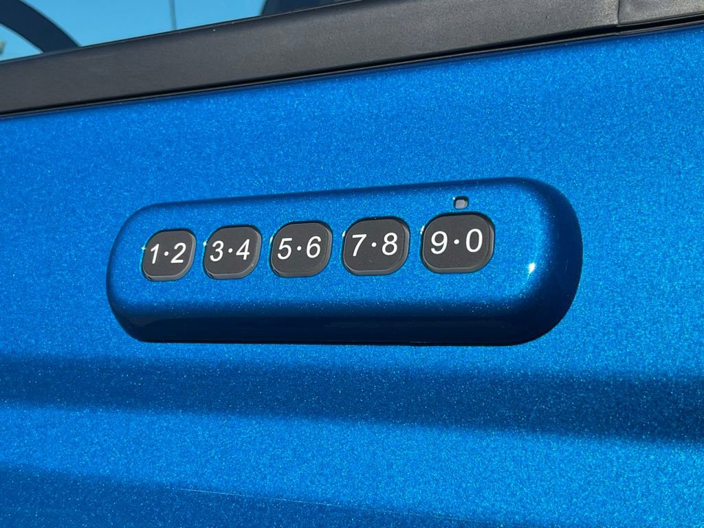 Used 2023 Ford Bronco Badlands image 14