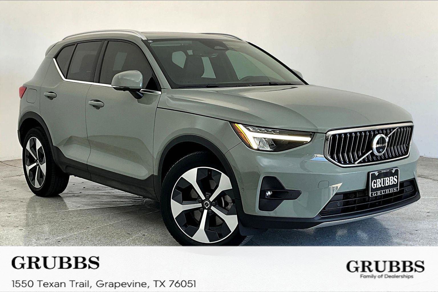 Used 2023 Volvo XC40 B5 Plus w/ Driver Assist Package