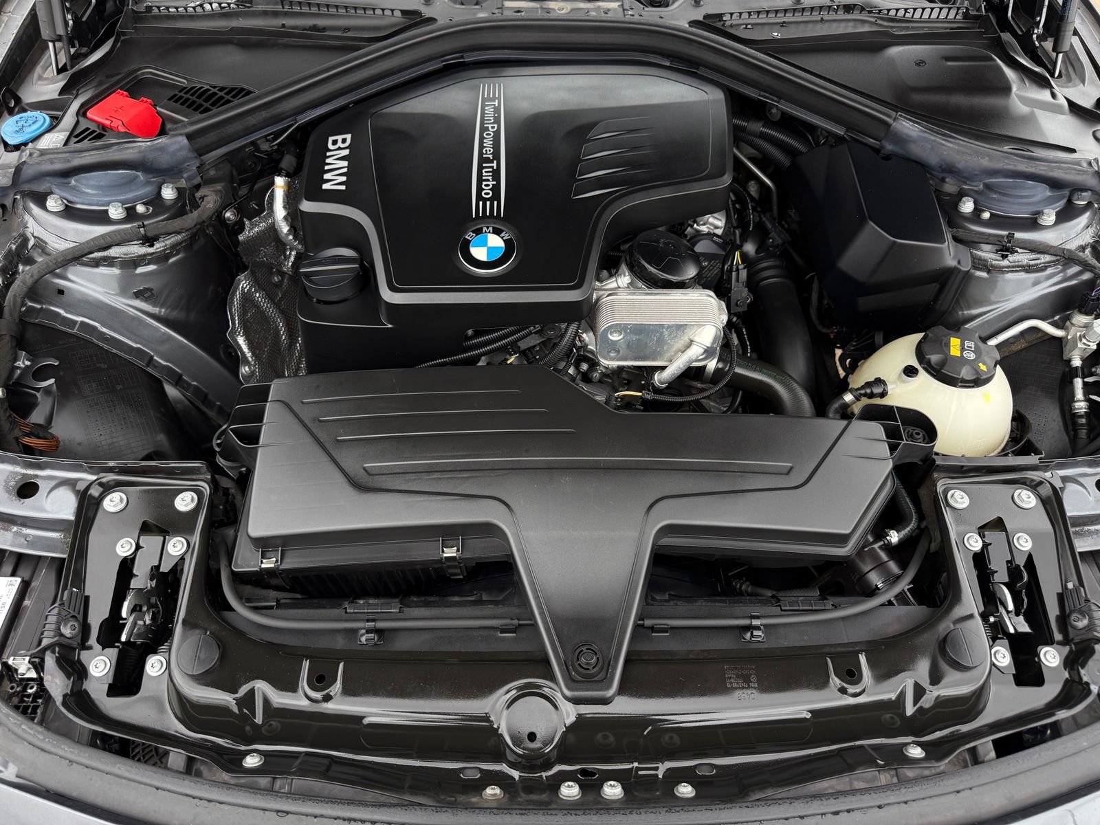 Used 2018 BMW 320i Sedan RWD image 32
