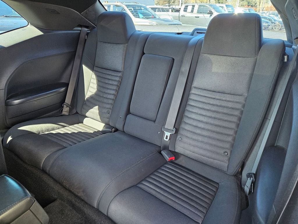 Used 2012 Dodge Challenger SXT image 14