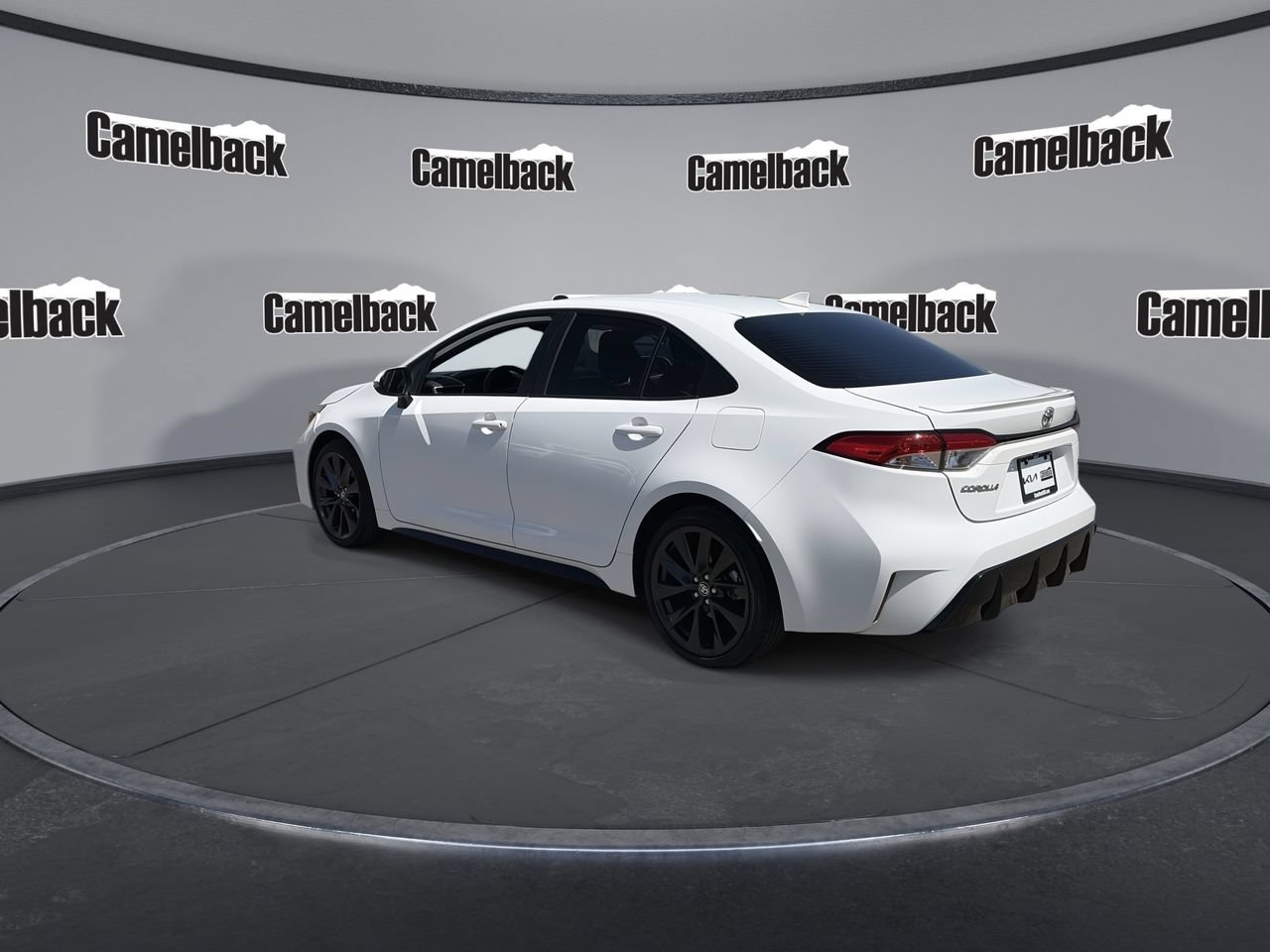 Used 2024 Toyota Corolla SE FWD image 5