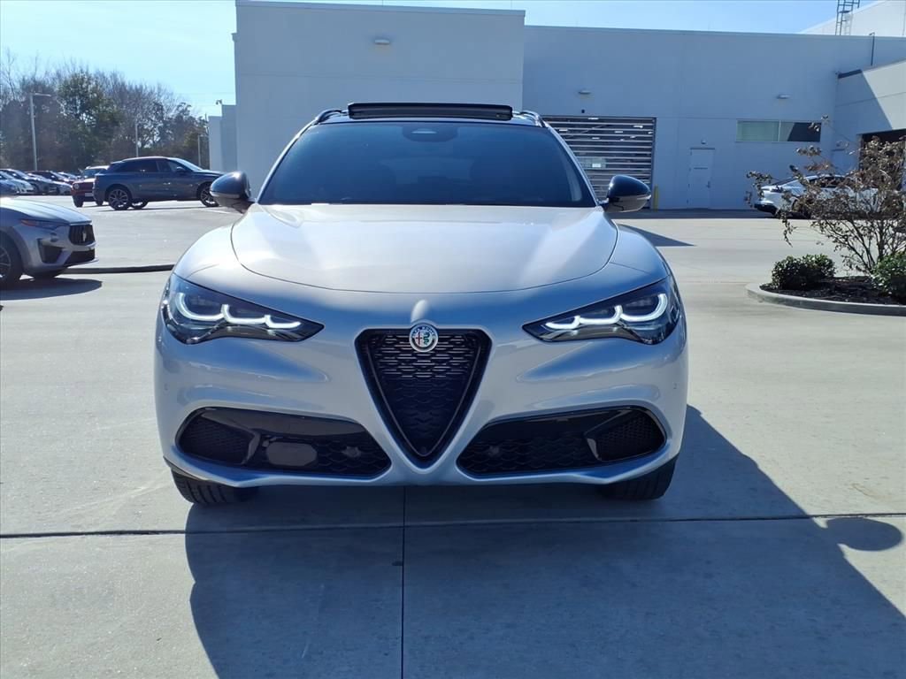 New 2026 Alfa Romeo Stelvio Sprint w/ Convenience Package image 4