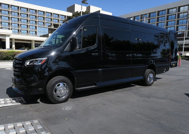 Used 2020 Mercedes-Benz Sprinter 3500 image 25