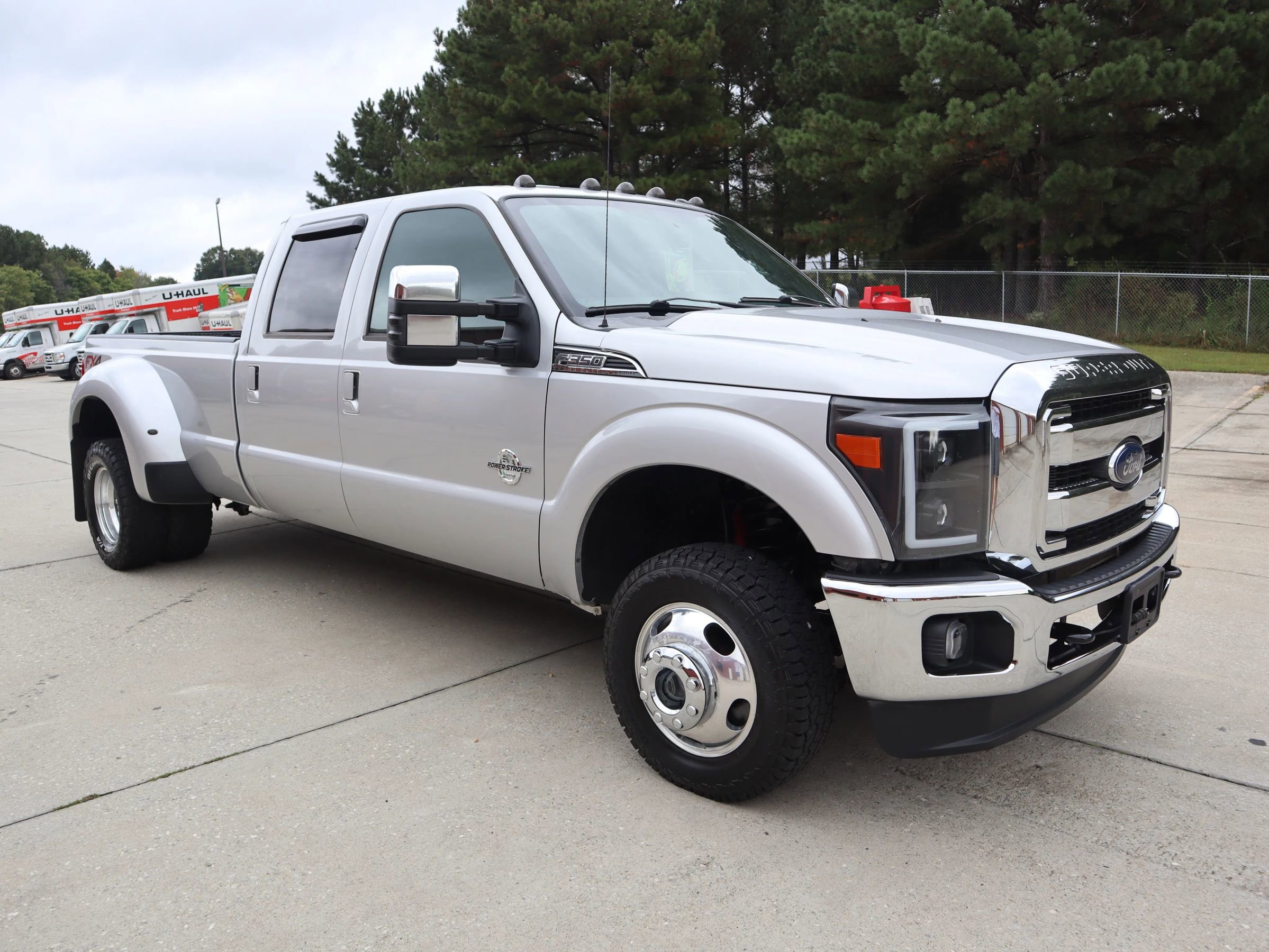Used 2015 Ford F350 Lariat w/ Lariat Interior Package image 8
