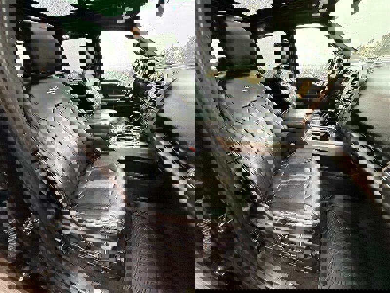 Used 2018 Ford F150 Platinum w/ Equipment Group 701A Luxury image 11