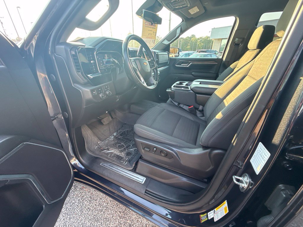 Used 2023 Chevrolet Silverado 1500 LT w/ Protection Package AWD/4WD image 13