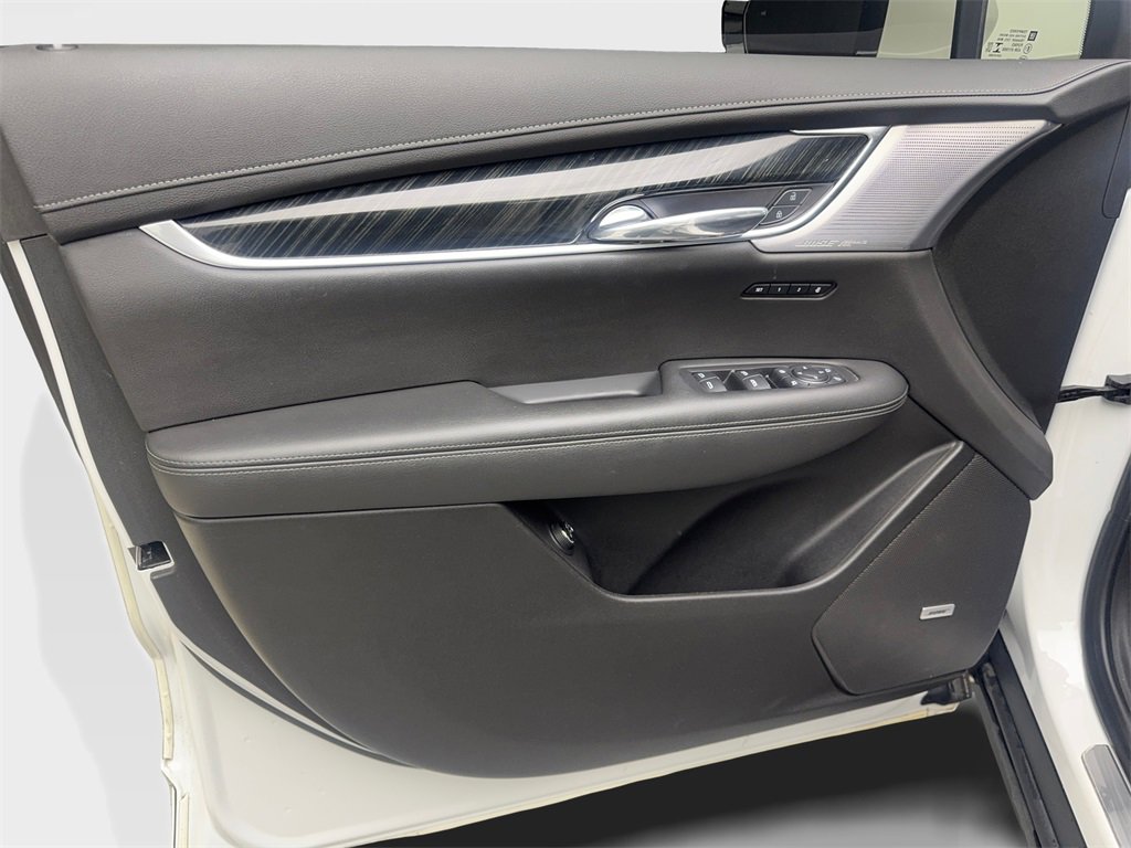 Used 2021 Cadillac XT6 Premium Luxury image 32