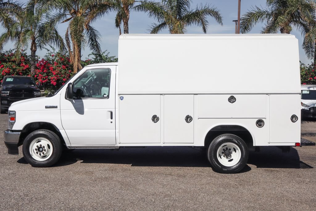 Used 2024 Ford E-350 and Econoline 350 Super Duty w/ Power Windows & Locks Group RWD image 5