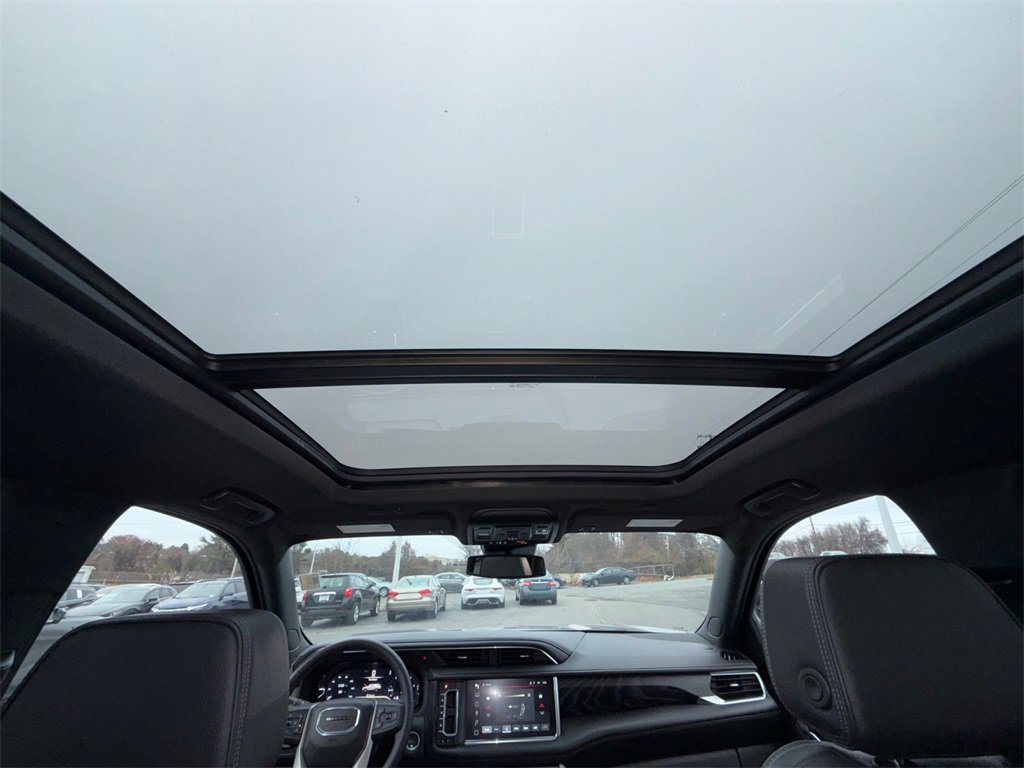 Used 2024 GMC Yukon Denali image 23