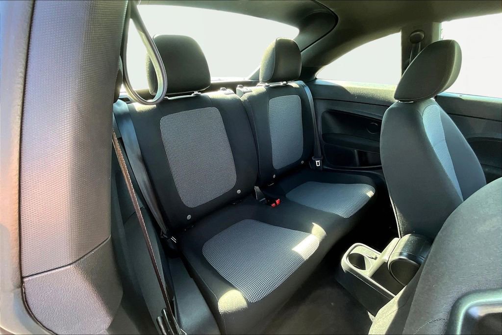 Used 2019 Volkswagen Beetle 2.0T S image 23
