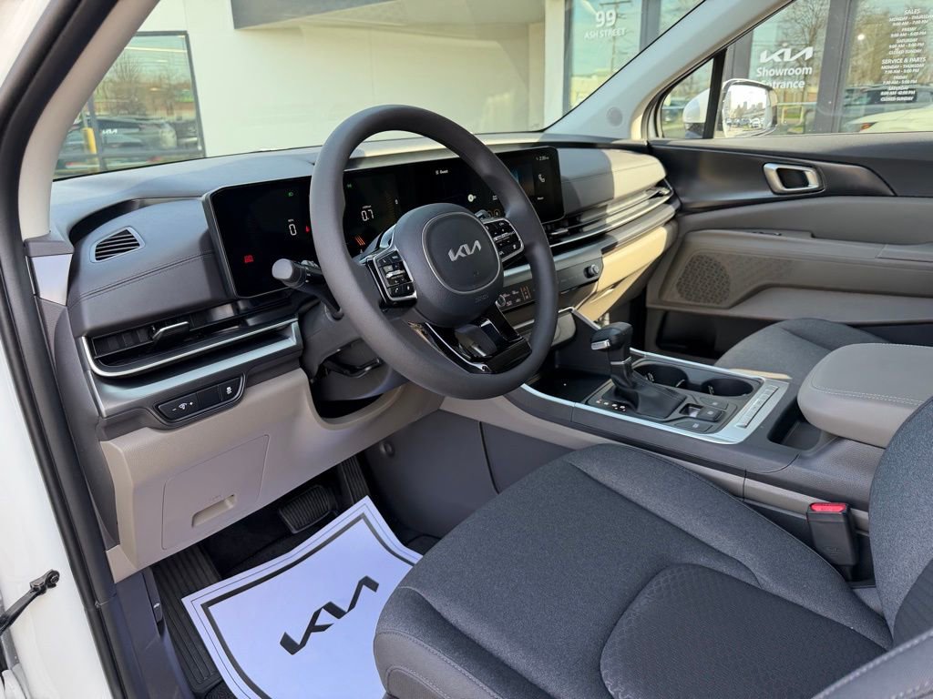 New 2026 Kia Carnival LX image 28