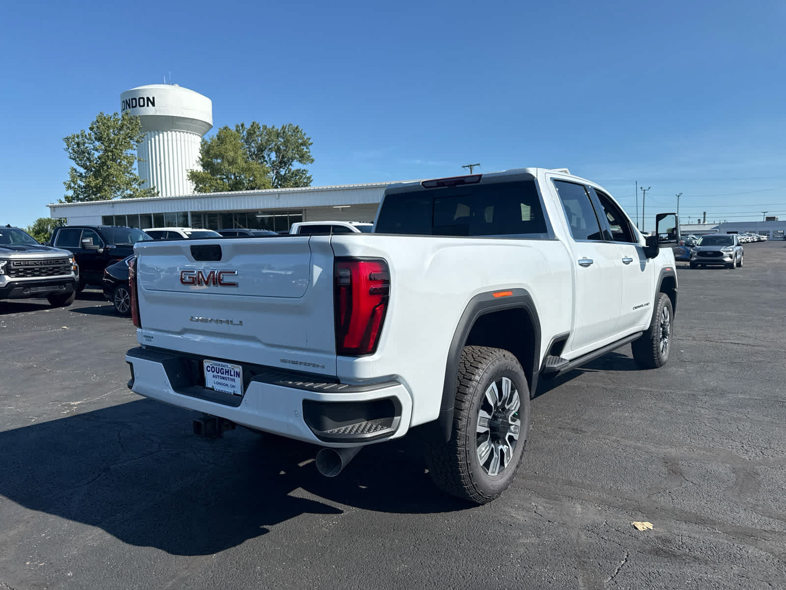 New 2026 GMC Sierra 3500 Denali w/ Denali Reserve Package AWD/4WD image 5