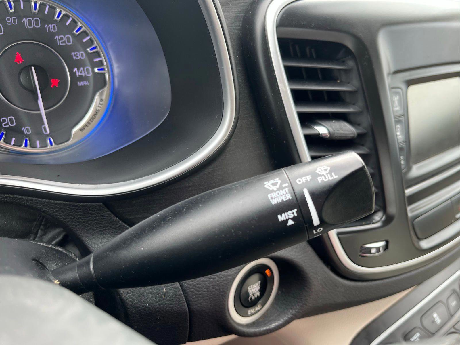 Used 2016 Chrysler 200 Limited image 16