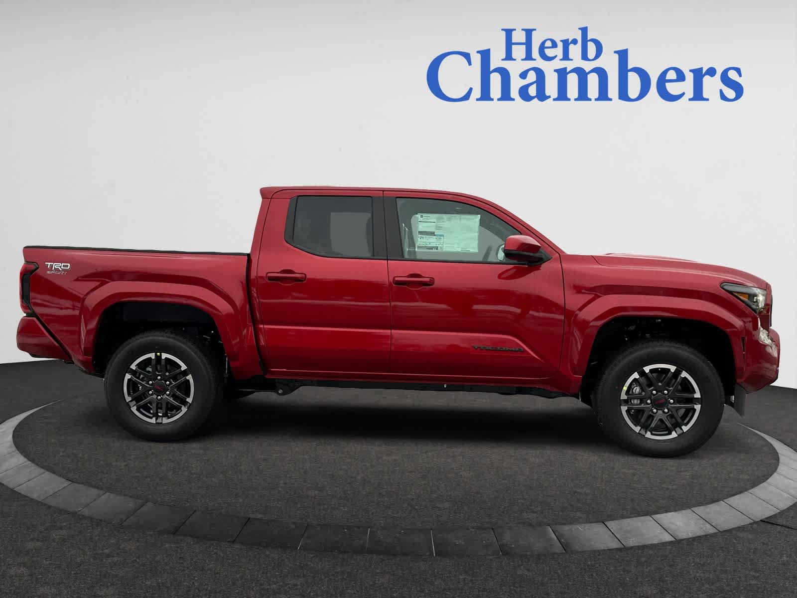 Used 2025 Toyota Tacoma TRD Sport AWD/4WD image 11