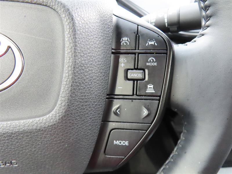 Used 2025 Toyota Prius LE FWD image 17