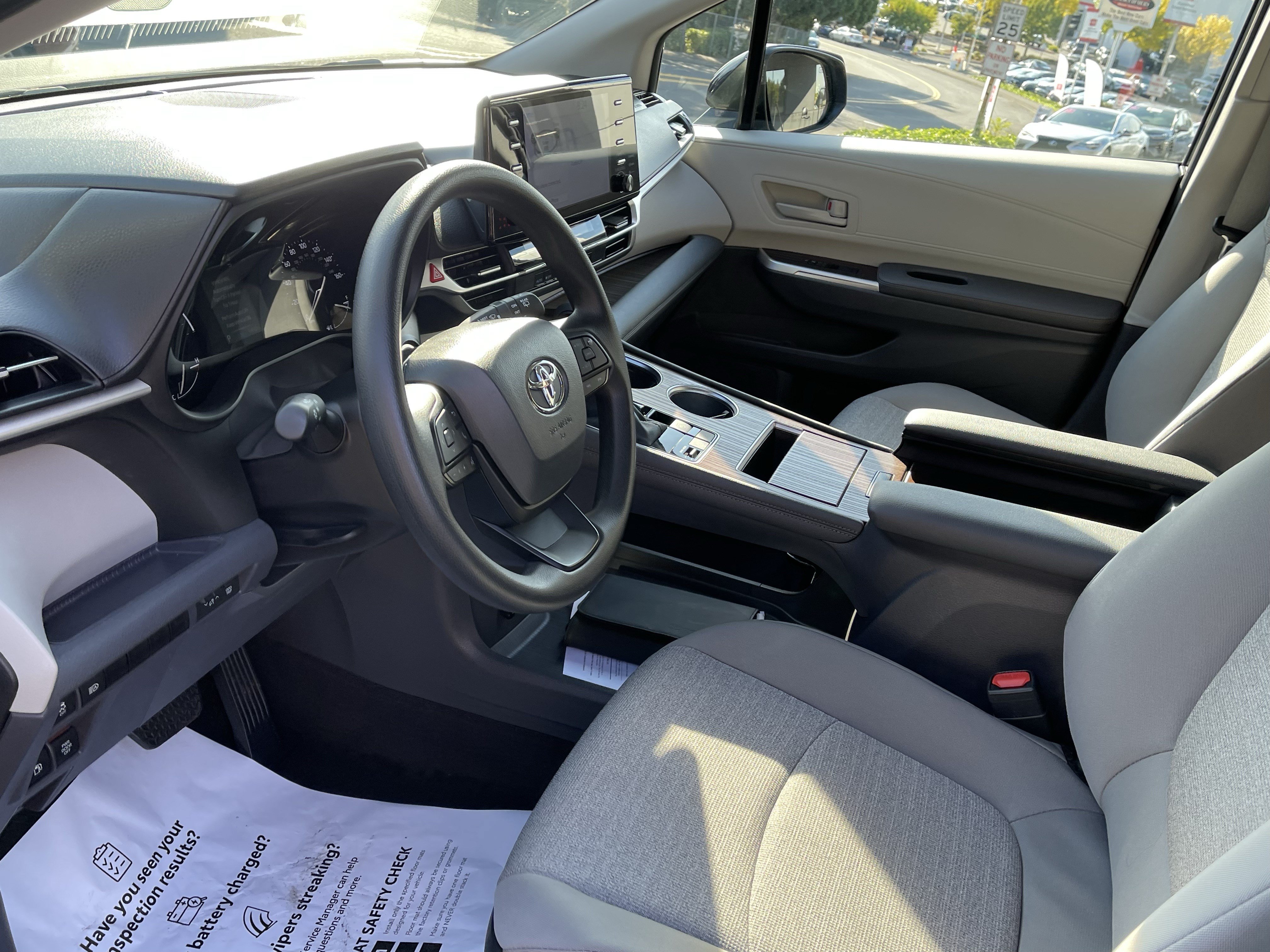 Certified 2024 Toyota Sienna LE AWD/4WD image 11