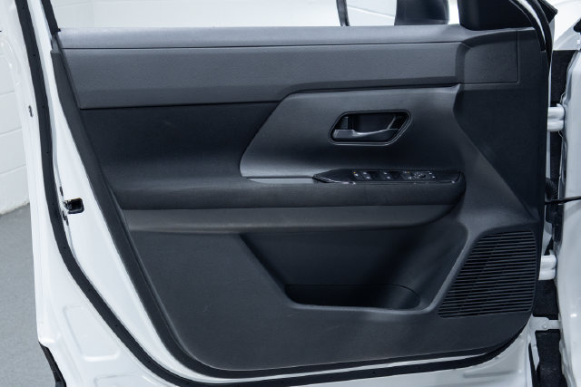 Used 2025 Nissan Kicks S FWD image 11