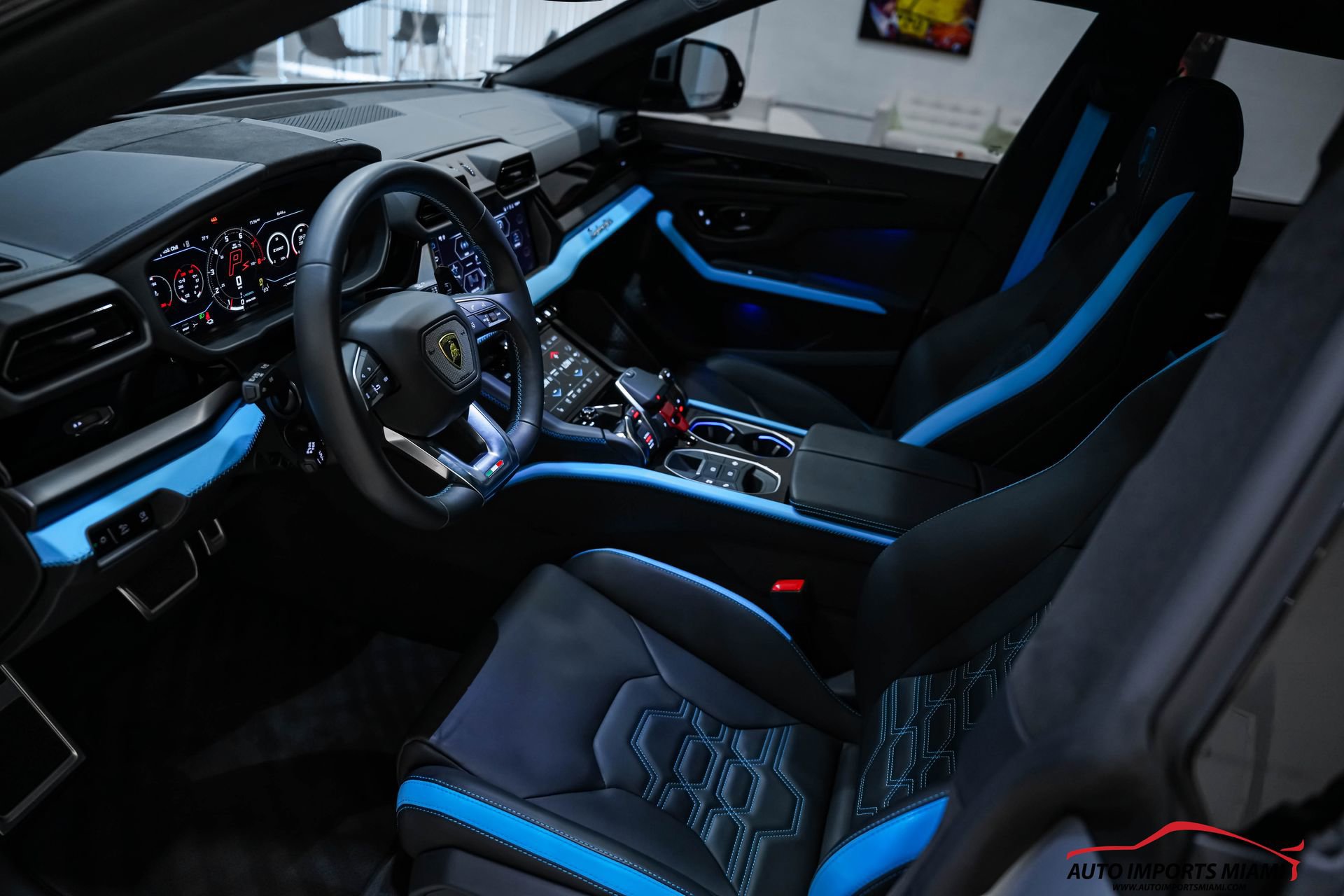 Used 2025 Lamborghini Urus SE image 8