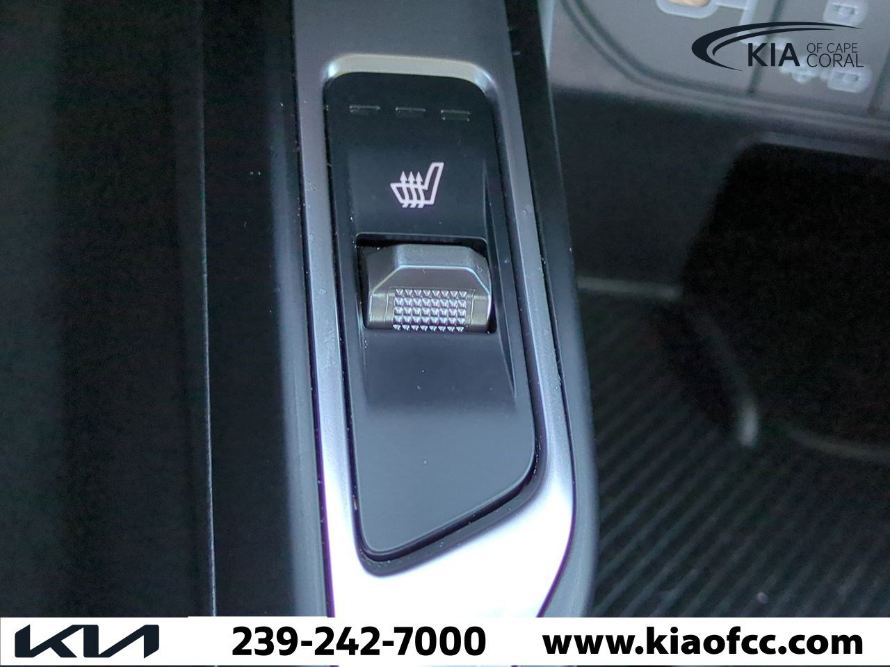 Used 2025 Kia Sorento S w/ Panoramic Sunroof Package image 24
