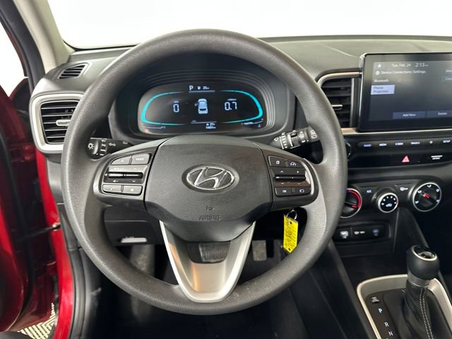 Used 2025 Hyundai Venue SE image 14