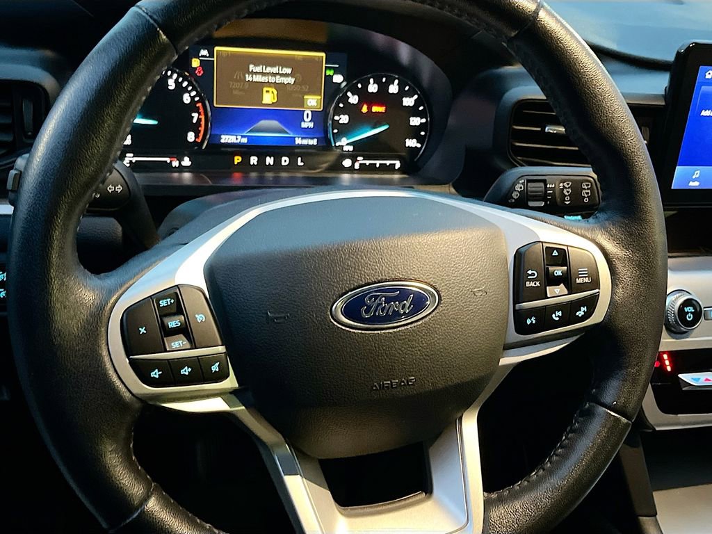 Used 2022 Ford Explorer XLT image 11