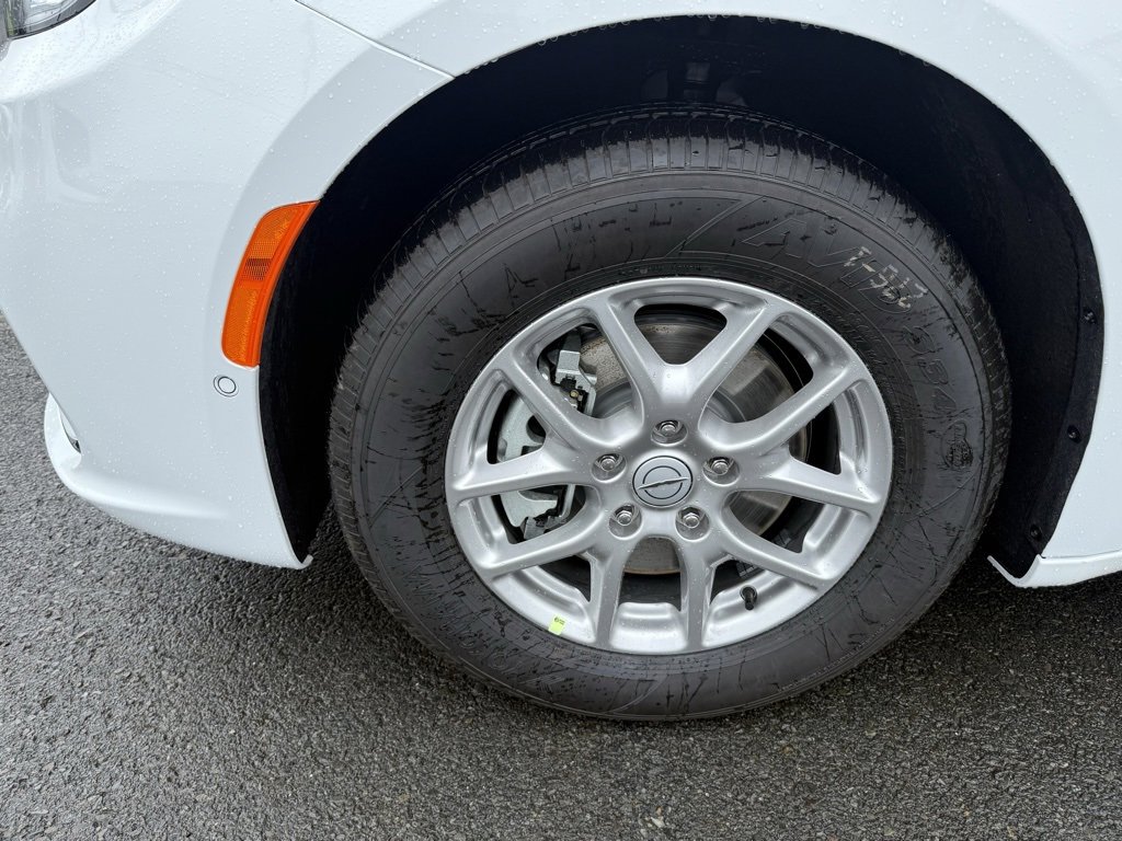 New 2026 Chrysler Pacifica Select image 11
