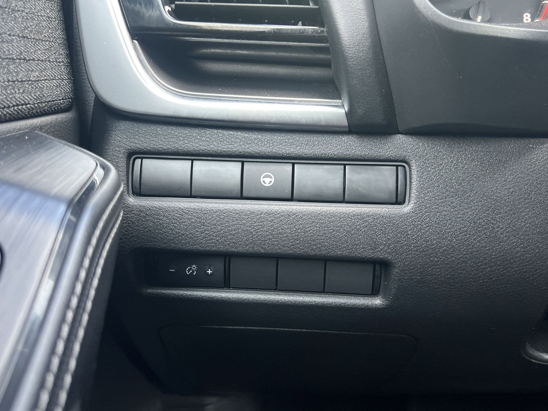 Used 2021 Nissan Rogue SV FWD image 12