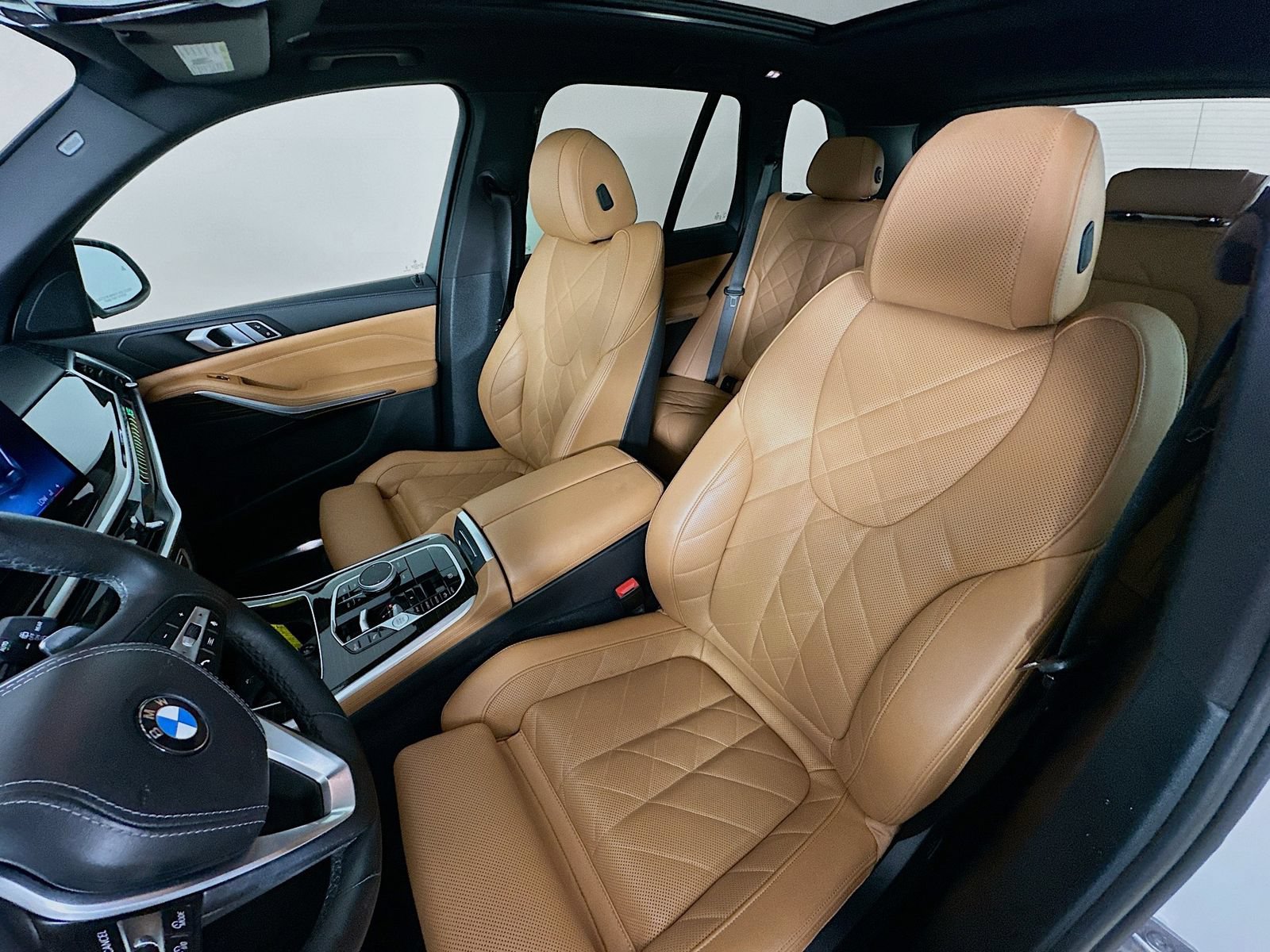 Used 2024 BMW X5 xDrive40i w/ Parking Assistance Package AWD/4WD image 33