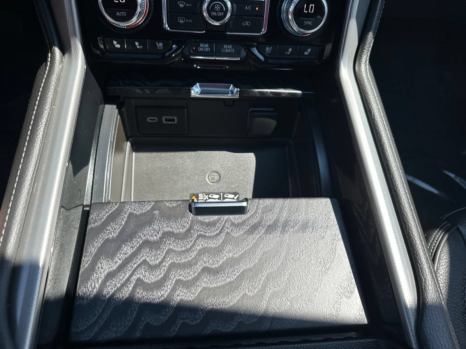 Used 2023 GMC Yukon Denali AWD/4WD image 86
