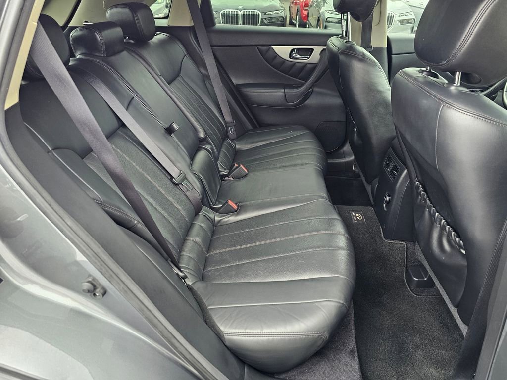 Used 2017 INFINITI QX70 AWD image 27
