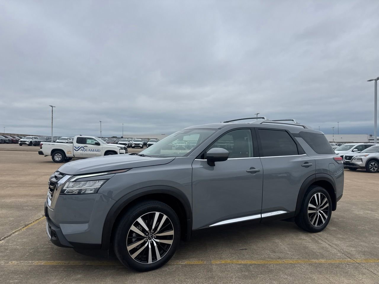 Certified 2024 Nissan Pathfinder Platinum FWD image 9
