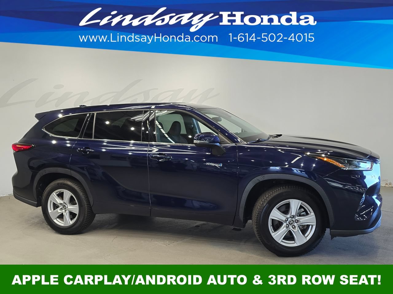 Used 2021 Toyota Highlander LE FWD image 3