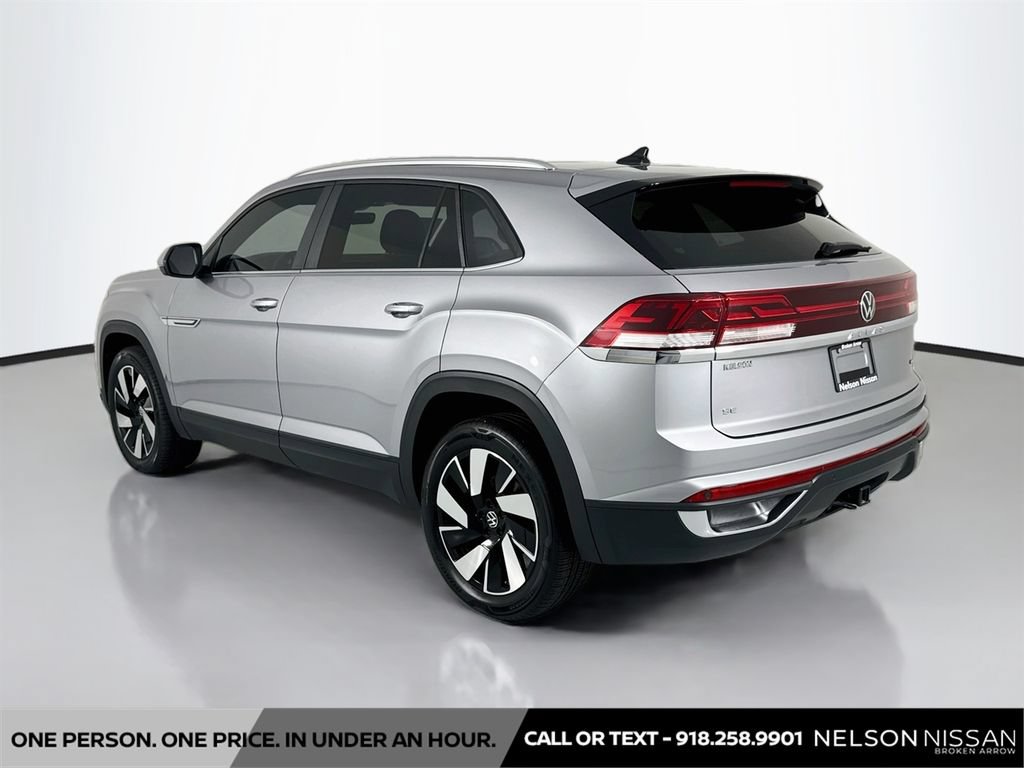 Used 2024 Volkswagen Atlas Cross Sport SE AWD/4WD image 7