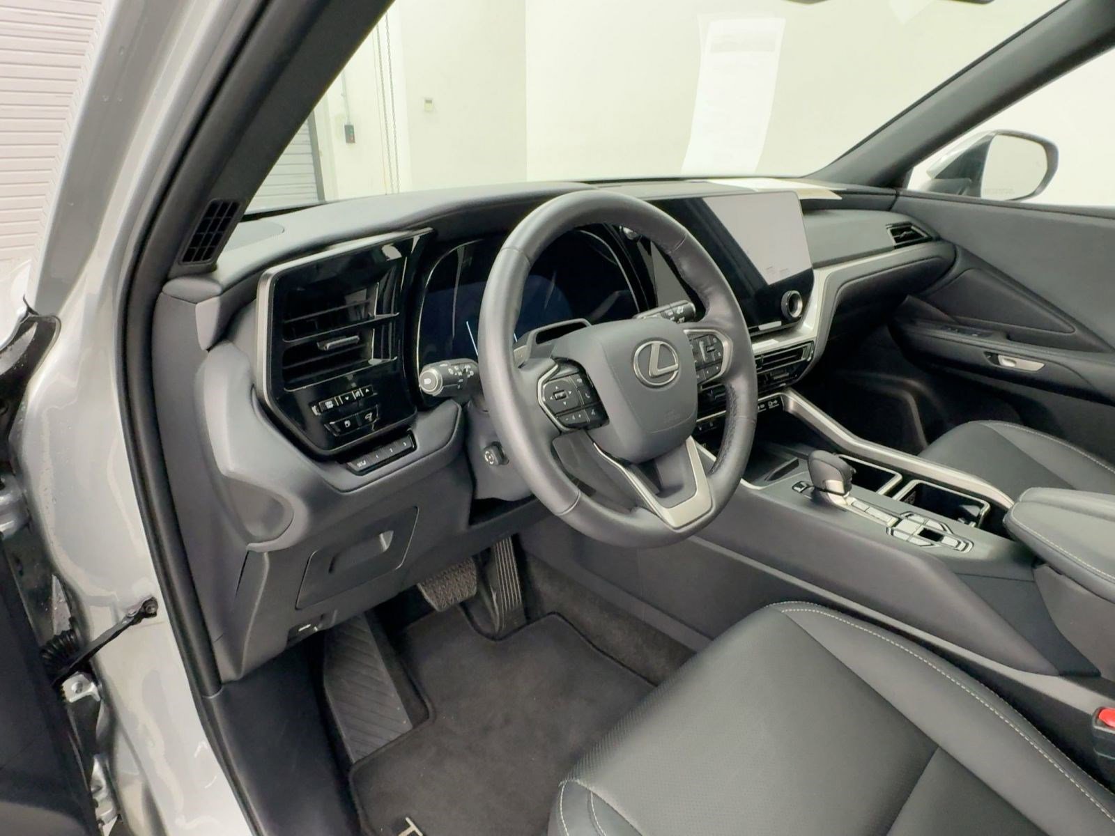 Certified 2025 Lexus TX 350 AWD w/ Technology Package image 4