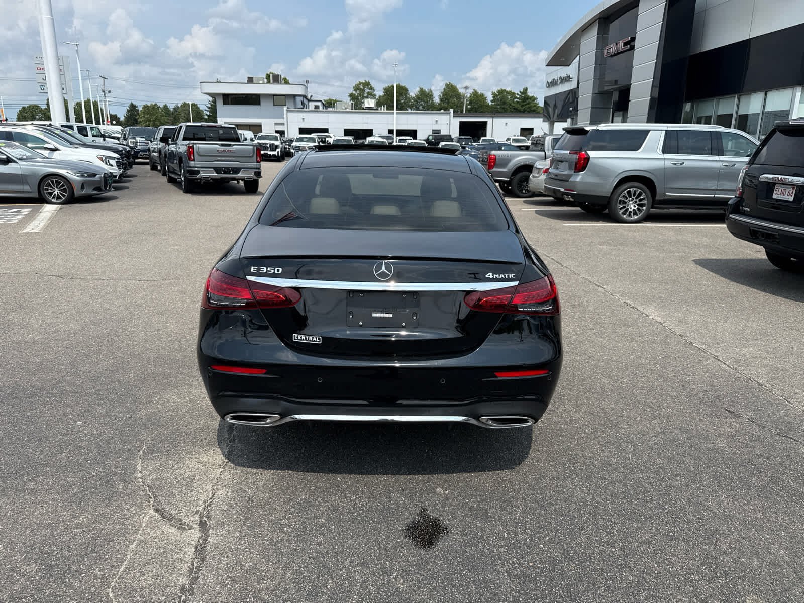 Used 2023 Mercedes-Benz E 350 4MATIC Sedan image 4
