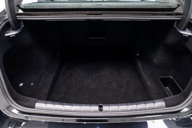 Used 2023 BMW 760i xDrive image 28
