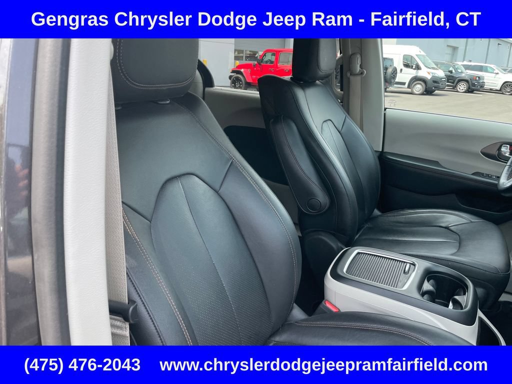 Used 2020 Chrysler Pacifica Touring-L Plus FWD image 20