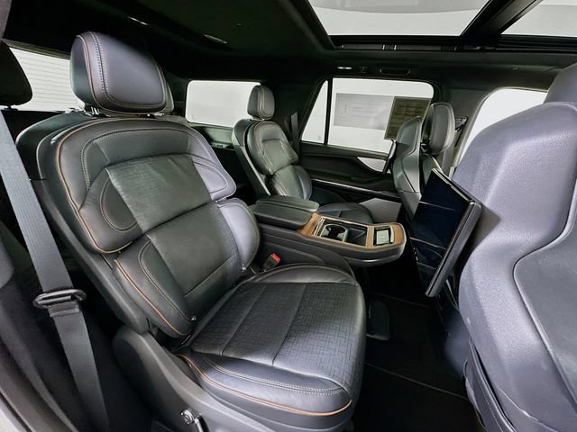 Certified 2025 Lincoln Navigator Black Label AWD/4WD image 34
