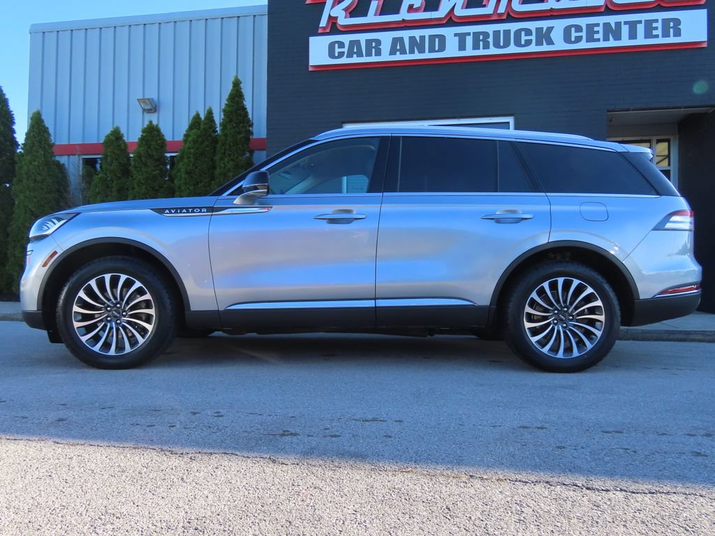 Used 2023 Lincoln Aviator AWD w/ Premium Package image 9